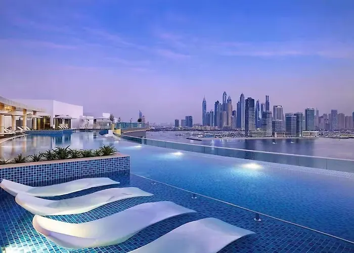 Luxury 1Br - Stunning View - Beautiful Pool - Palm