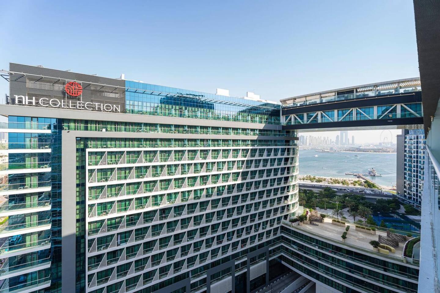 Luxury 1br - Stunning View - Beautiful Pool - Palm Apartment Dubai