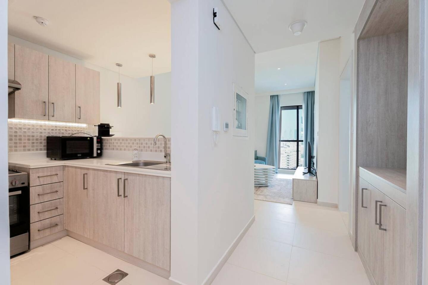 Luxury 1br - Stunning View - Beautiful Pool - Palm