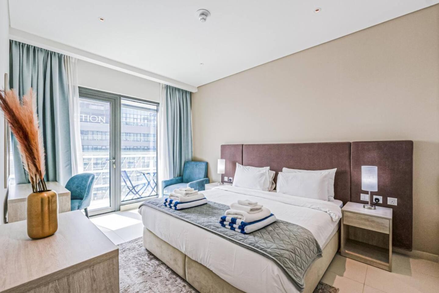 Luxury 1br - Stunning View - Beautiful Pool - Palm *